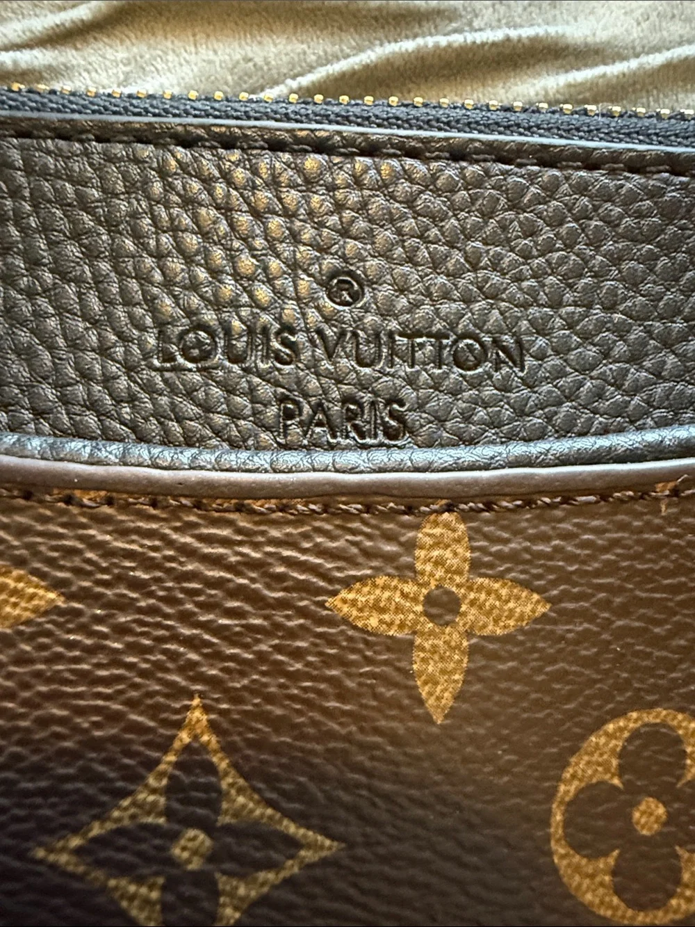 Luxury Designer Louis Vuitton Brown Monogram Canvas Wristlet Daily Pouch Black